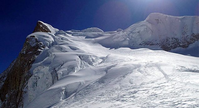  Larkya-Peak-Climbing 